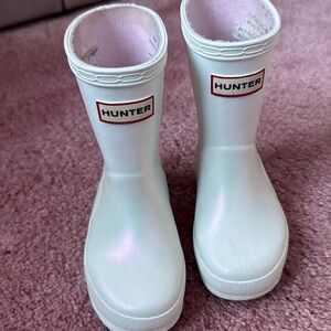 Hunter kids boots. Silver white color